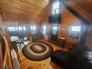 Smart-TV, Kamin, DVD-Player, Stereoanlage