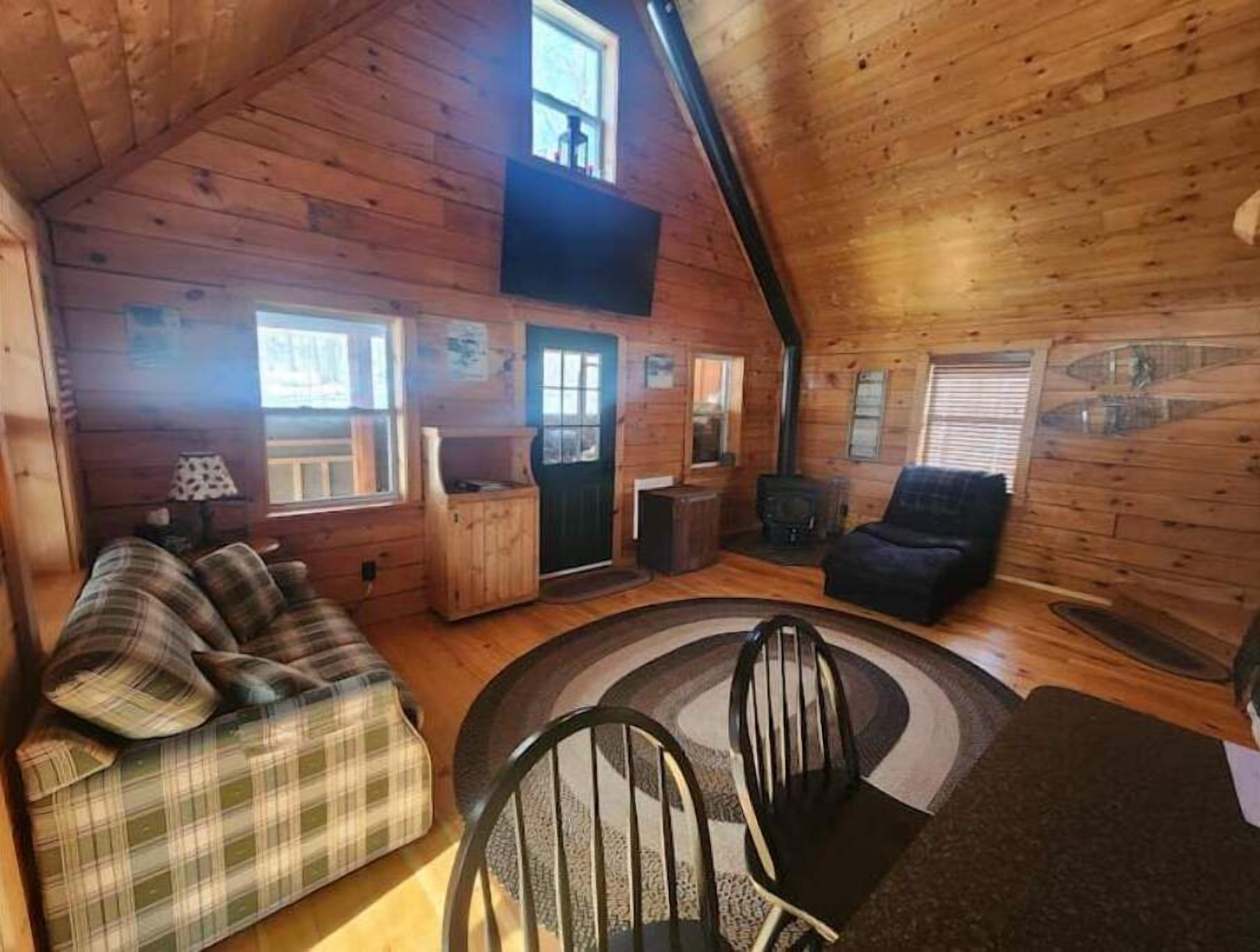 Smart TV, chimenea, reproductor de DVD, estéreo