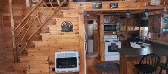 Escape to a Cozy Cabin Loft: Secluded and Serene