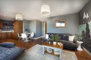 Smart TV, stereo - Bathsheba, Ocean 1 - Parking - WiFi - Sea Views (Newquay)