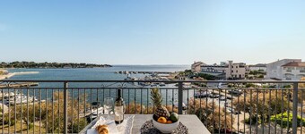 Amazing apartment in Petrcane with WiFi