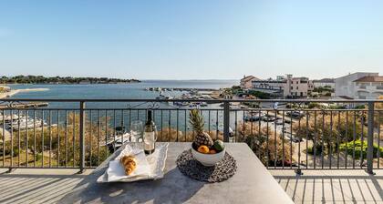 Awesome apartment in Petrcane with WiFi