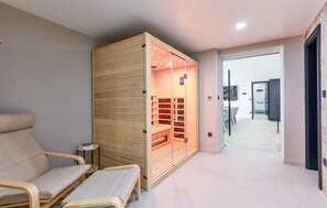 Interior - 6 bedroom stunning home in Podgrade (Podgrade)