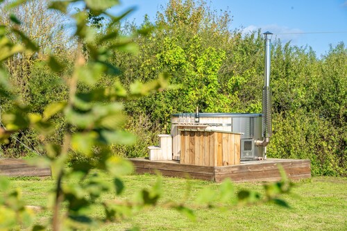 Luxury glamping with hot tub  - Valley View Yurt