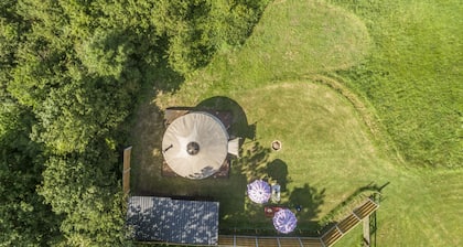 Luxury glamping with hot tub - Valley View Yurt