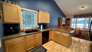 Refrigerador, horno, parrilla de estufa y lavavajillas