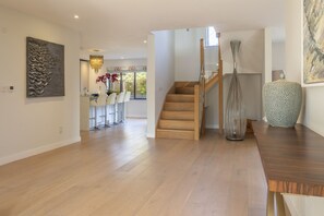 Interior - Luxurious house near beach with hot tub - Mallards (Leiston)