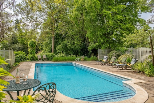 Barn conversion with private pool - Yew Tree Barn