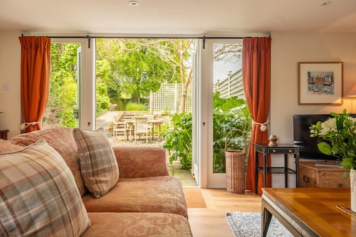 Barn conversion with private pool - Yew Tree Barn