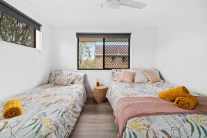 2 chambres, fer et planche à repasser, Wi-Fi, draps fournis
