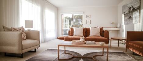 Smart-tv en een open haard