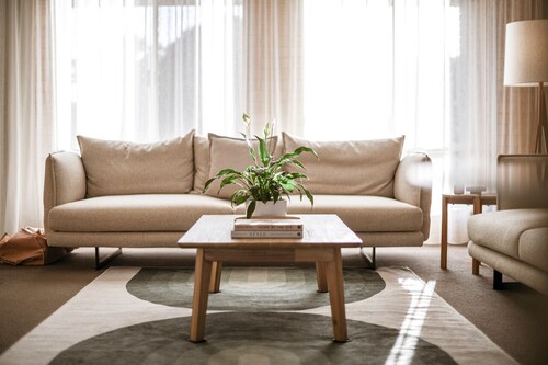 Stylish home to accommodate everyone. Only minutes away from town centre.