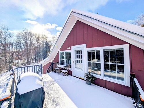 Bright Alpine Suite Near Sugarbush & Mad River Glen • Walk to Blueberry Lake
