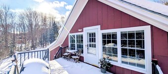 Bright Alpine Suite Near Sugarbush & Mad River Glen • Walk to Blueberry Lake