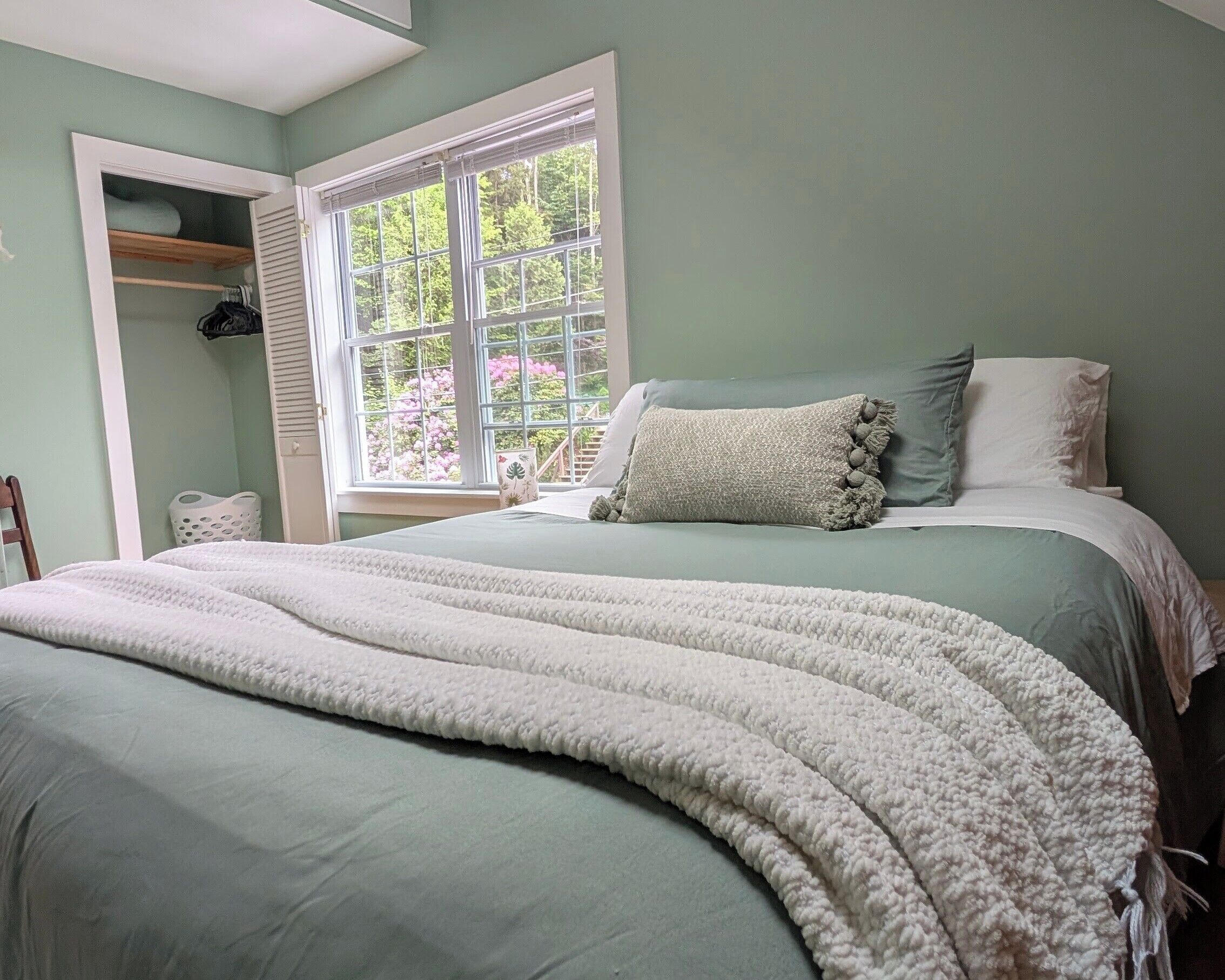 1 bedroom, travel cot, free WiFi, bed sheets