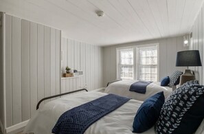 4 soverom, skrivebord, strykejern/-brett og wi-fi (inkludert)