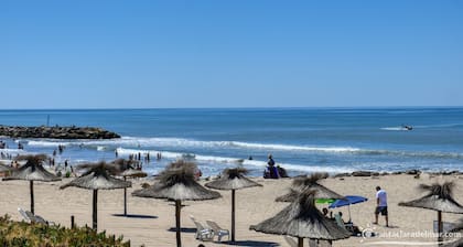 CASA DE MAR
un refugio único y cálido que promete ser más que un lugar estancia