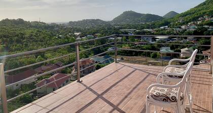 Panoramic view top floor apartment 10mins from Castries and Rodney Bay