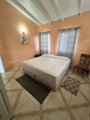 1 dormitori, planxa i posts de planxar, wifi gratuïta i roba de llit