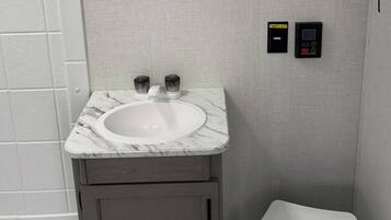 Håndklær og toalettpapir