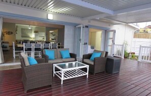 Terrace/patio - Seagulls Beach House is a stylish, pet friendly, 4 bedroom, self catering home. (Port Shepstone)