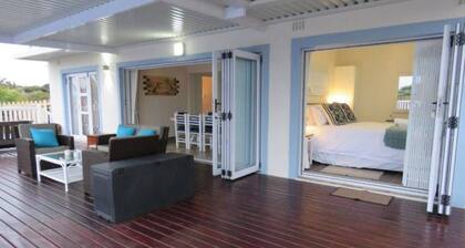 Seagulls Beach House is a stylish, pet friendly, 4 bedroom, self catering home.