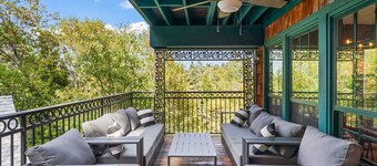 Lake Reflection Point-Upscale Lake View House! 4 Bed/4.5 Bath! Air Conditioning!