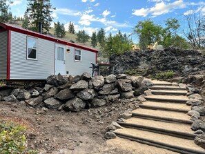 Exterior - Runaway Express Coach (Oliver)