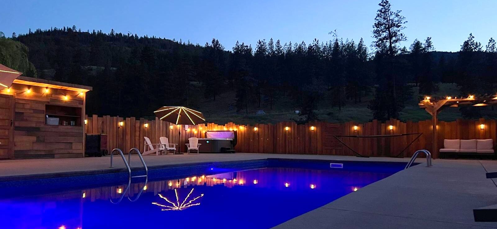 室外游泳池，恒温泳池