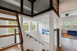 Interior - Blue Belle Sounds Ocean Front - Private Beach Pet Friendly, Hot Tub, Firepit! (Ocean Springs)