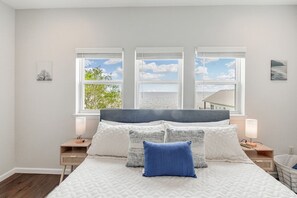 3 Schlafzimmer, Schreibtisch, Bügeleisen/Bügelbrett, Reisekinderbett