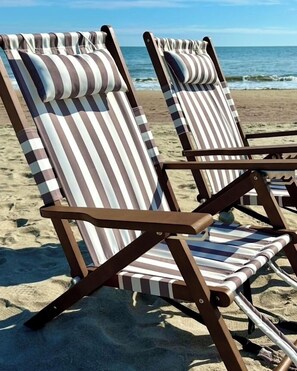 Am Strand, Liegestühle