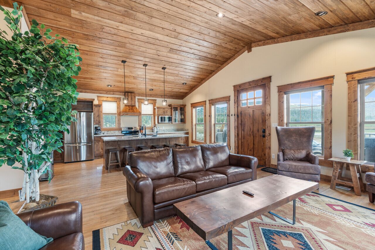 Smart TV, chimenea y estéreo 