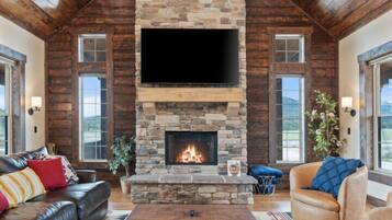 TV, fireplace, stereo