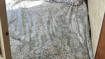 1 bedroom, bed sheets