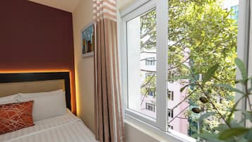 Premium bedding, in-room safe, desk, laptop workspace