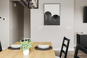 Dining - 3 BR home w/Pool & Game room (Phoenix)