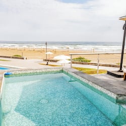 7 outdoor pools