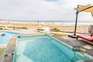 7 outdoor pools - Vista Pacífico Condos (Asia)