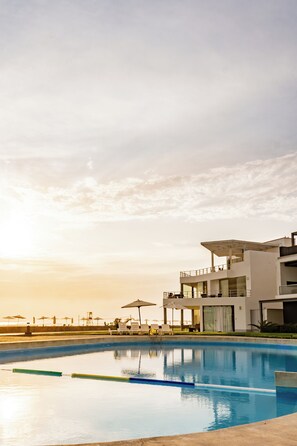 Front of property - Vista Pacífico Condos (Asia)