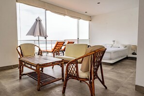 Premier House | Egyptian cotton sheets, premium bedding, down comforters - Vista Pacífico Condos (Asia)