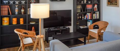 Fernseher, Stereoanlage