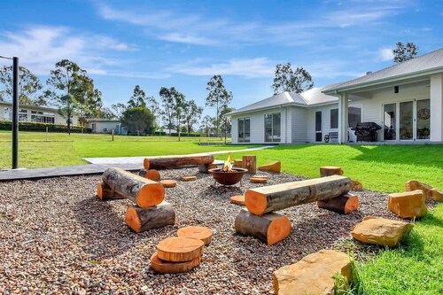 Tranquil Vista Luxury Estate - Your Ultimate Weekend Haven