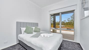 7 bedrooms, iron/ironing board, free WiFi
