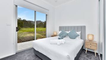 7 bedrooms, iron/ironing board, free WiFi