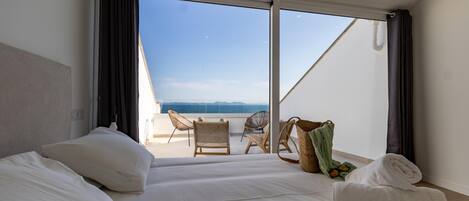 4 chambres, fer et planche Ă repasser