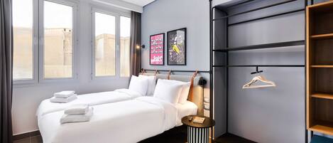 熨斗/熨衫板、Wi-Fi、床單