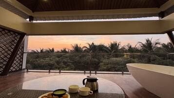 Daily buffet breakfast (INR 550 per person)