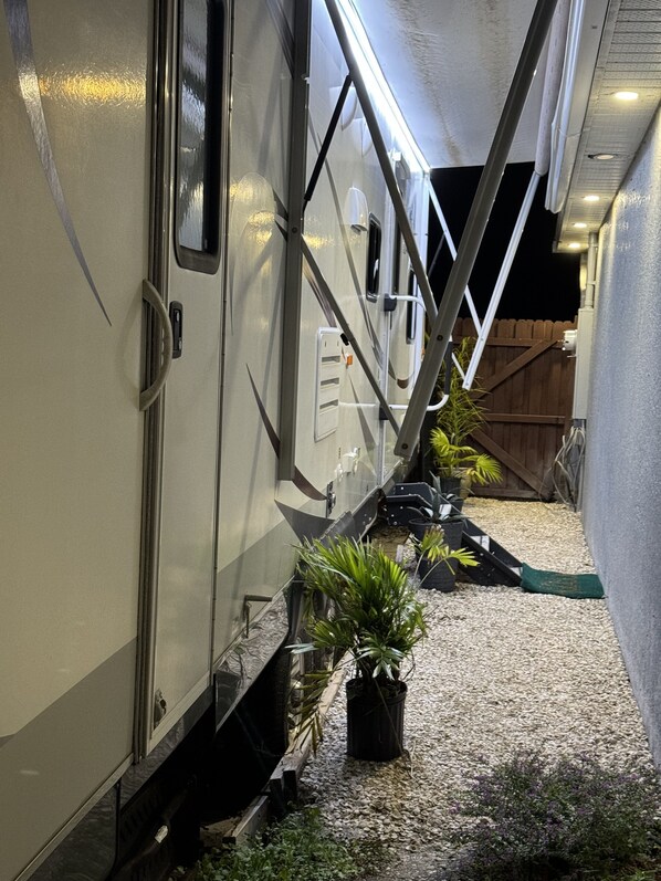 Property grounds - The paradise. (Lehigh Acres)