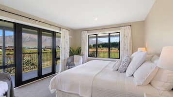 7 bedrooms, iron/ironing board, travel cot, free WiFi